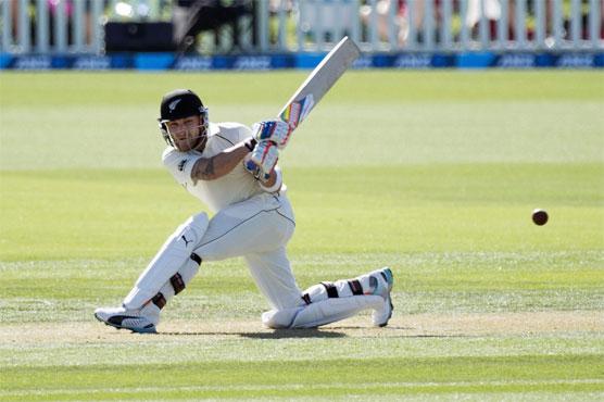 Sri Lanka in fight to survive against New Zealand