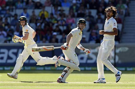 India 108 for 1 at close, trailing Australia by 422