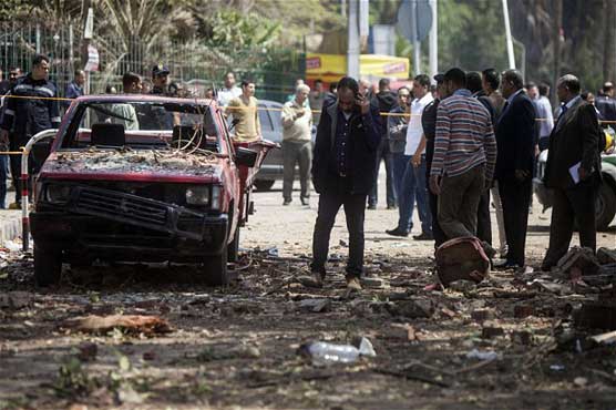 Gunmen kill policeman in Egypt, wounded another