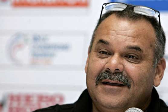 Zimbabwe chooses Whatmore as national coach