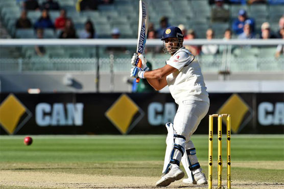 Dhoni's shock exit catches India off-guard 