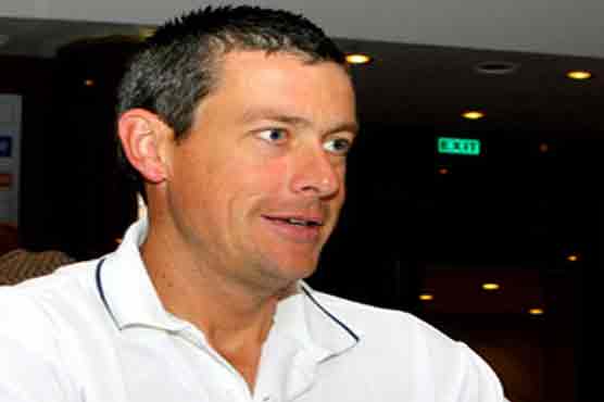 ECB chief hints Giles will succeed Flower