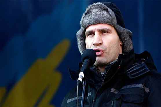 Ukraine's opposition appeals to West for aid, mediation