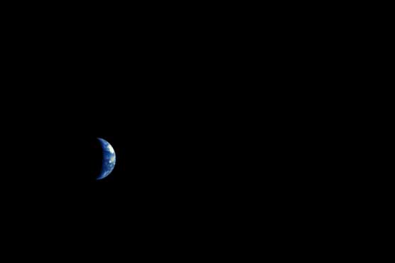 Curiosity snaps its first photo of Earth from Mars