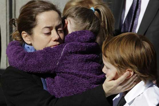 Hoffman's NYC funeral attracts Hollywood stars