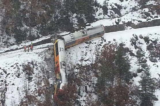 Two dead, nine other injured as train derailed in French Alps