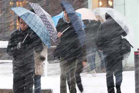 Three dead, 500 injured as heavy snow hit Japan