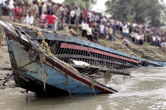 At least 29 killed as boat capsizes in India