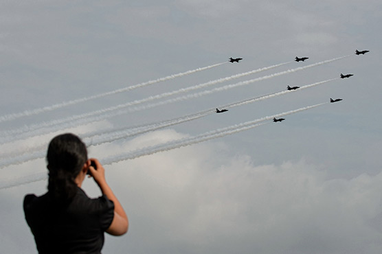 Asian carriers lift Singapore Air show deals to new high
