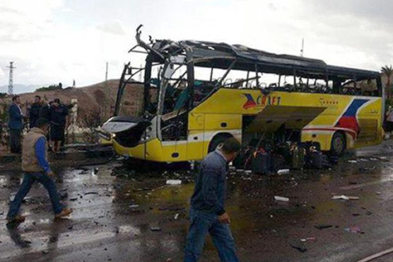 Bomb on Egypt tourist bus near Israel border kills four: police