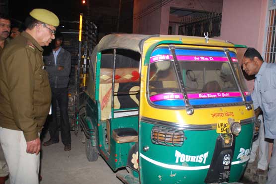Indian rickshaw driver fatally stabs American wife, kills self