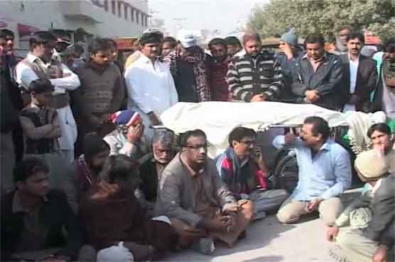 Larkana: Unidentified persons gun down local journalist