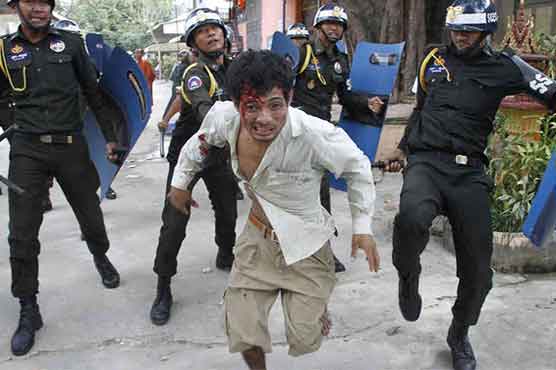 Cambodian garment workers killed in clashes with police