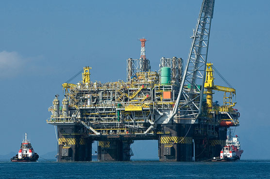 Oil surges as cold snap in US boosts demand