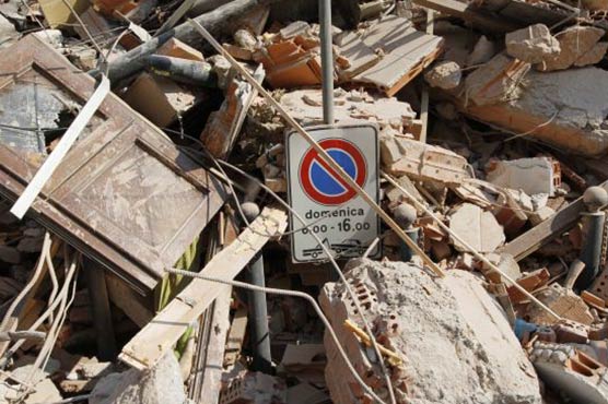 Four arrested over Italy quake contract bribes