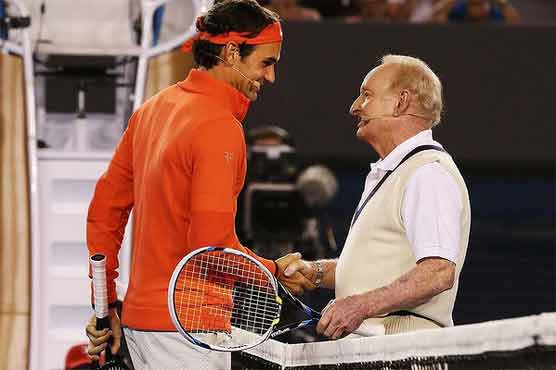 Tennis: Greats Federer and Laver trade shots in Melbourne