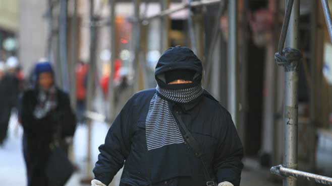 Record freeze extends to eastern US, at least 9 dead