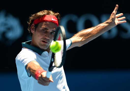 Federer takes fast route out of Aussie heat 