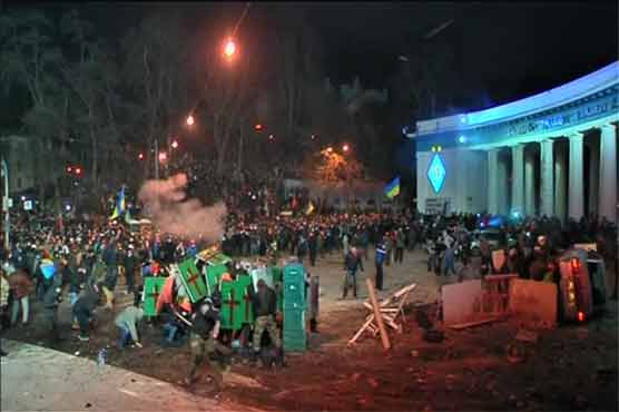 Bloody clashes erupts in Ukraine after defiant protest