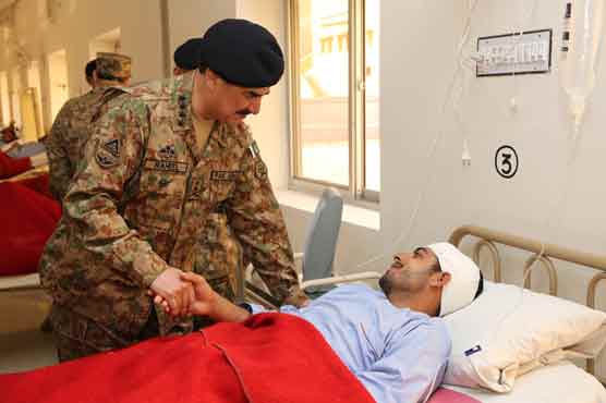 Army Chief visits Bannu CMH, inquires health of blast victims
