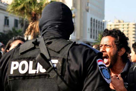 Gunmen on motorbikes kill five Egypt police
