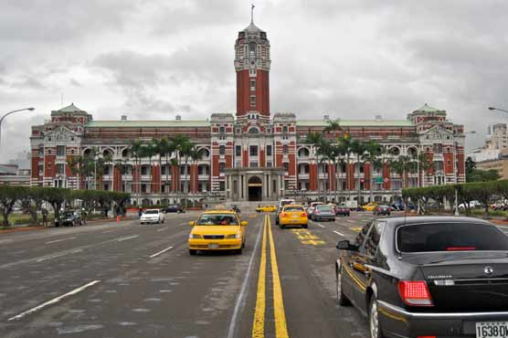 Truck rams into Taiwan president's office