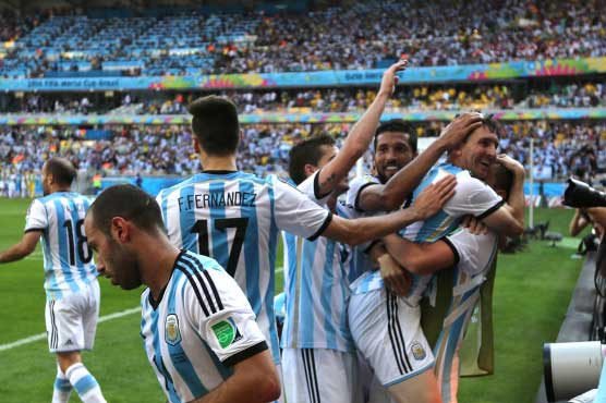 Football: Argentina advances to World Cup semis
