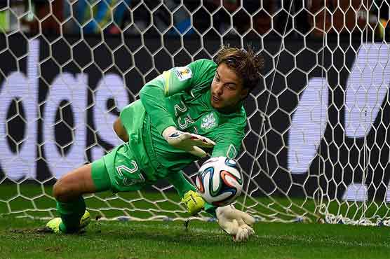 Netherlands beat Costa Rica on penalties, into World Cup semis