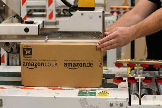 Amazon entices authors as fight with Hachette drags on