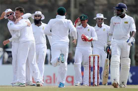 Sangakkara keeps alive Sri Lanka victory dream