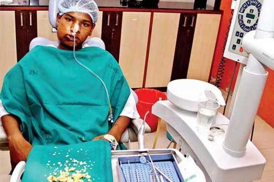 Surgeons remove 232 teeth from Indian teenager