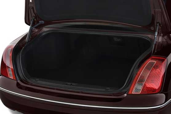 Parents locked son in car trunk to cure fear of dark