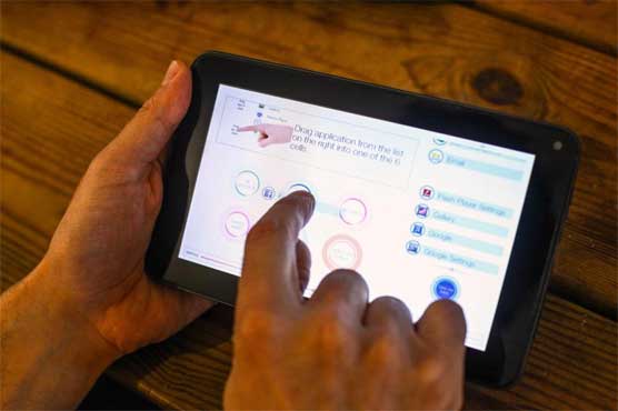 Startup offers elderly an Internet key to family links