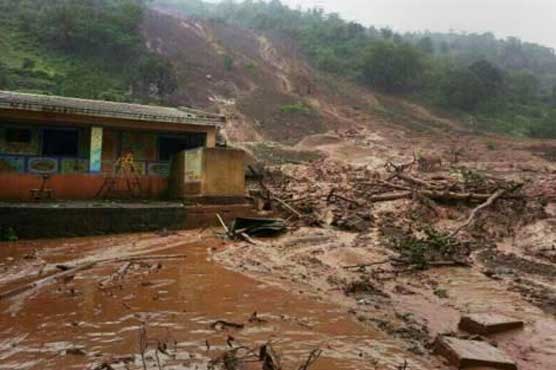 About 150 may be trapped in landslide in India