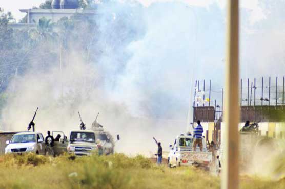 Fierce fighting kills 18 in Libya's Benghazi