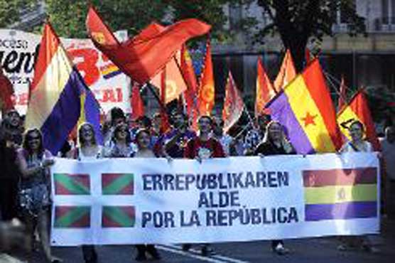 Thousands join republican march in Spain