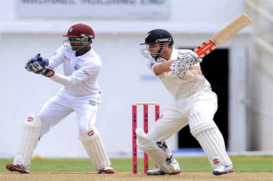 Williamson, Latham put New Zealand in control