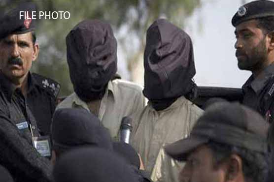 Karachi police arrest 17 foreigners during raid on Afghan Basti