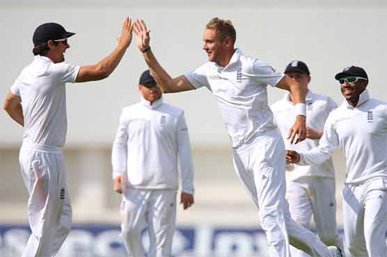 Plunkett and Broad strike against Sri Lanka