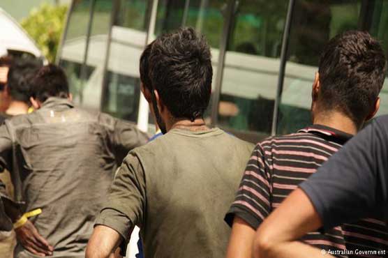 Australia offers asylum-seekers $10,000 to return home