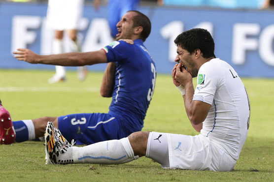 Football: Suarez indefensible, says Fowler and players' rep