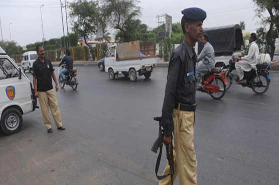 Doctor among three fall prey to Karachi violence