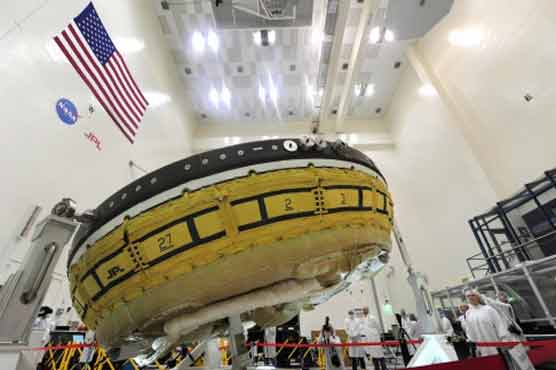 Mars 'flying saucer' splashes back down after test