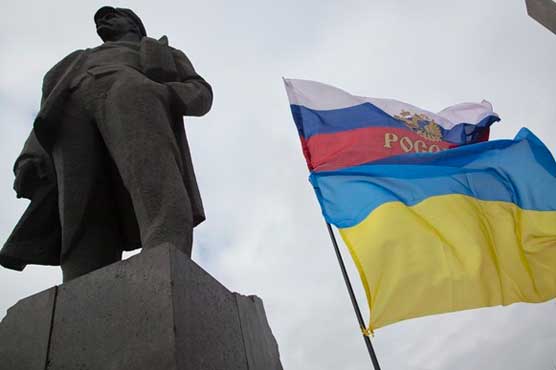 Russia troops deploy in Crimea as Obama warns Kremlin