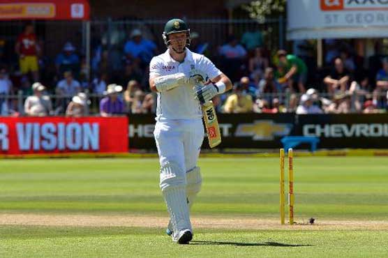 Warner puts controversy behind him with fine century