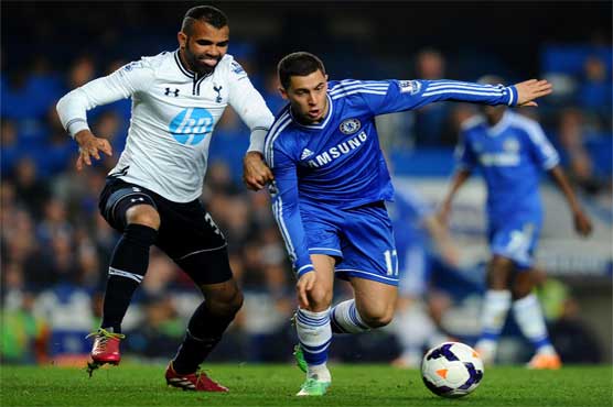 Football: Chelsea pull clear, Man United bounce back