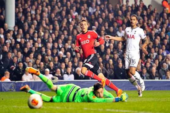 Football: Benfica stun Tottenham, Juve held in derby