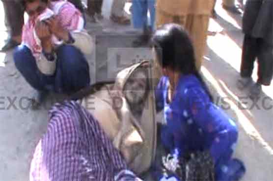 AIG arrives in Muzaffargarh to probe teenage girl self-immolation case 