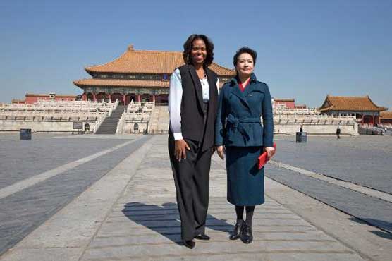 Michelle Obama tours China's Forbidden City