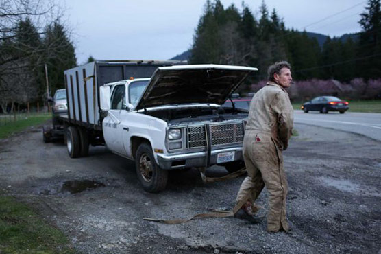 US landslide kills three, traps victims